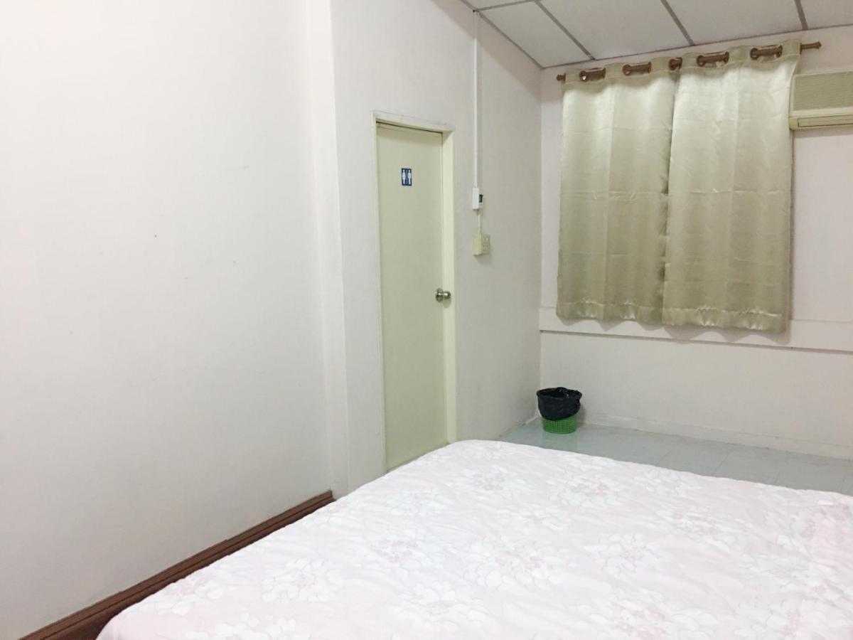 Jd Hostel Phra Nakhon Si Ayutthaya Esterno foto